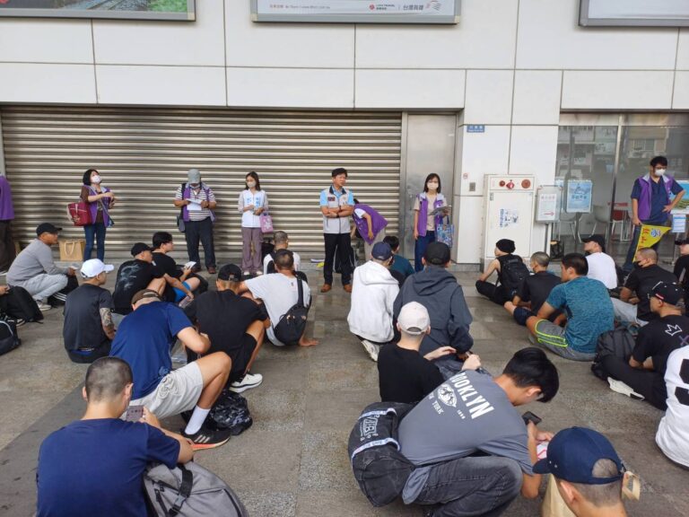 陸軍第2254梯次役男入營 高雄市軍人服務站暖心送行籲平安服役